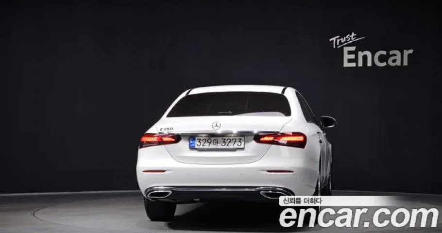Mercedes-Benz E-Class 