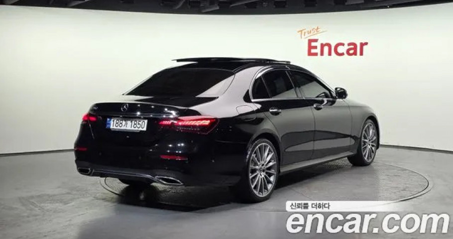 Mercedes-Benz E-Class 