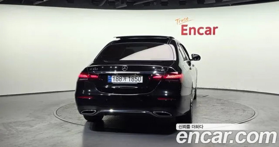 Mercedes-Benz E-Class 