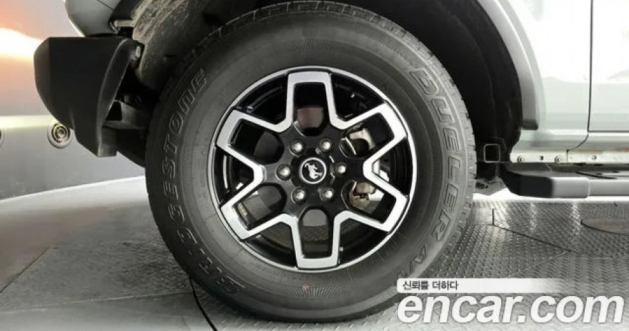 Ford Bronco 