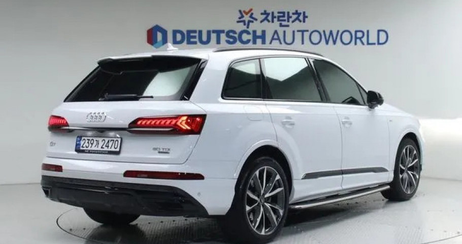 Audi Q7 