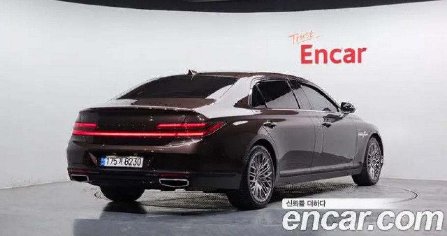 Genesis G90 