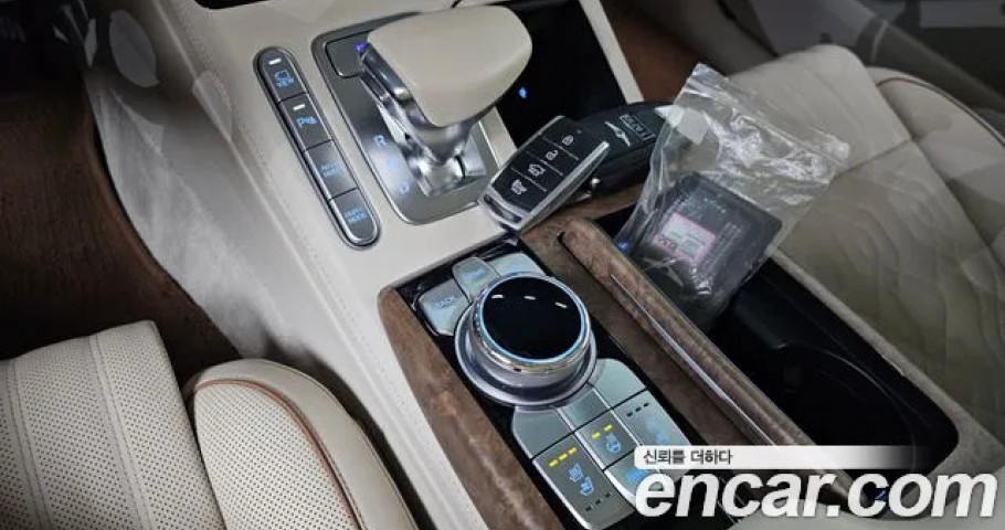 Genesis G90 