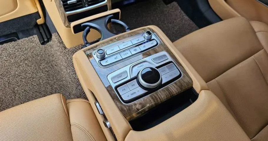 Kia K9 
