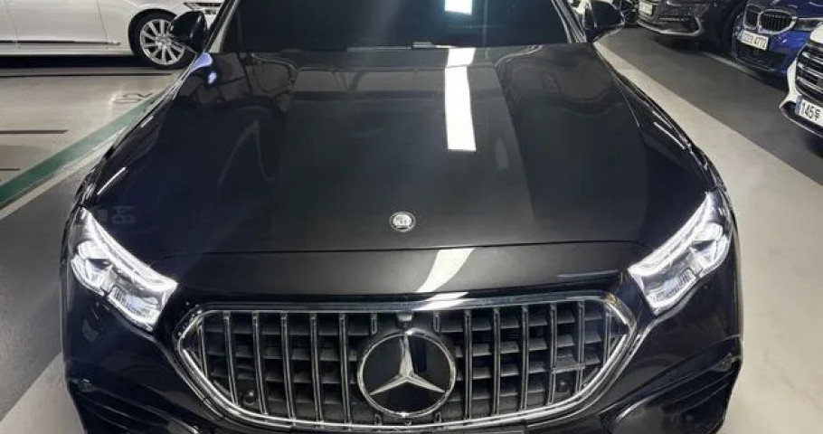 Mercedes-Benz E-Class 