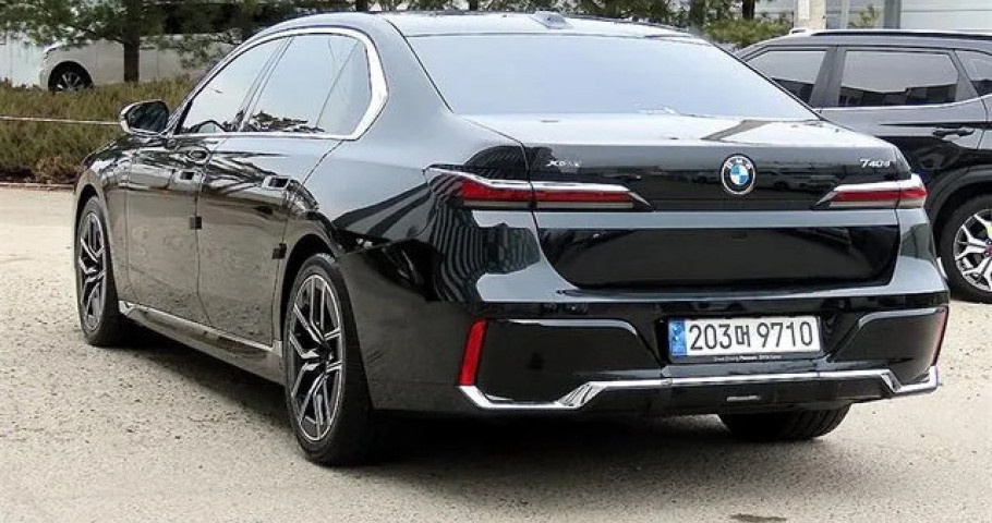 Bmw 7-Series 