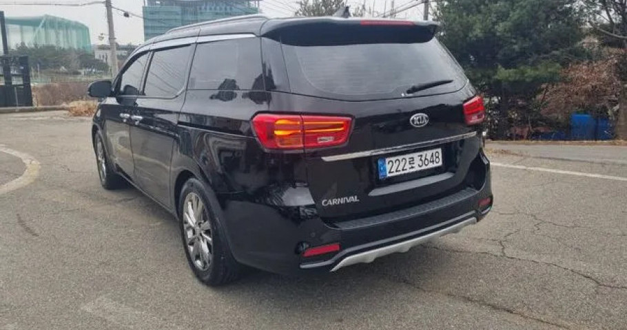 Kia Carnival 