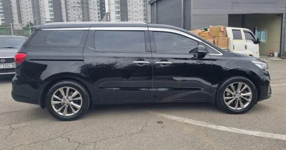 Kia Carnival 