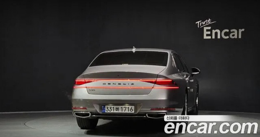 Genesis G90 