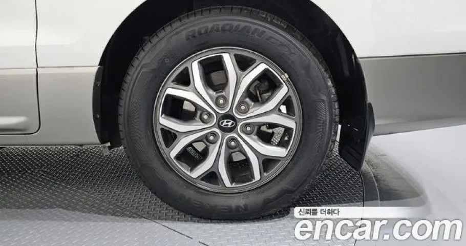Hyundai Starex 