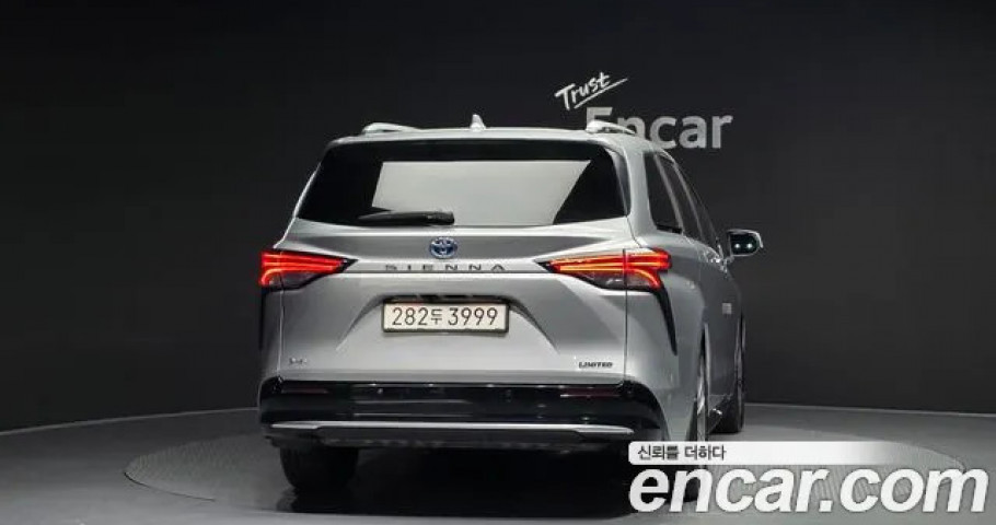 Toyota Sienna 