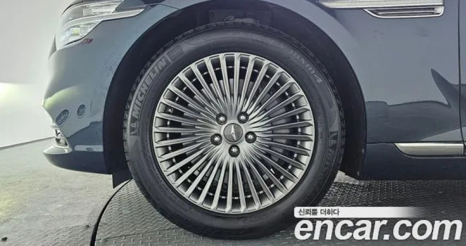 Genesis G90 