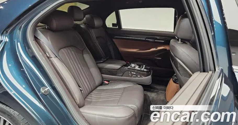 Genesis G90 