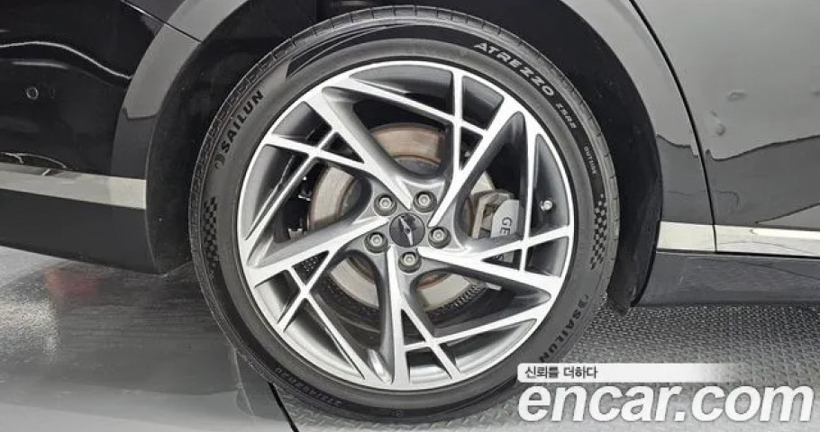 Genesis G90 