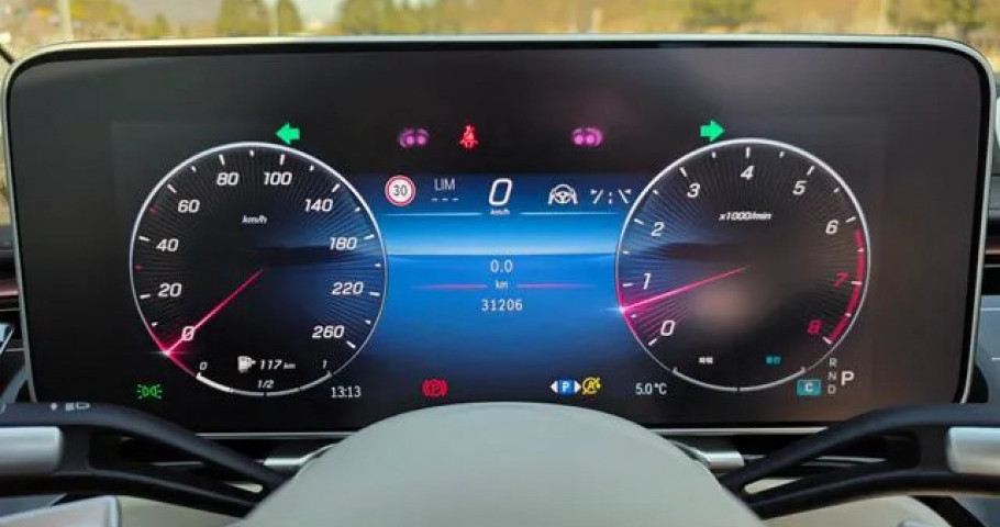 Mercedes-Benz S-Class 