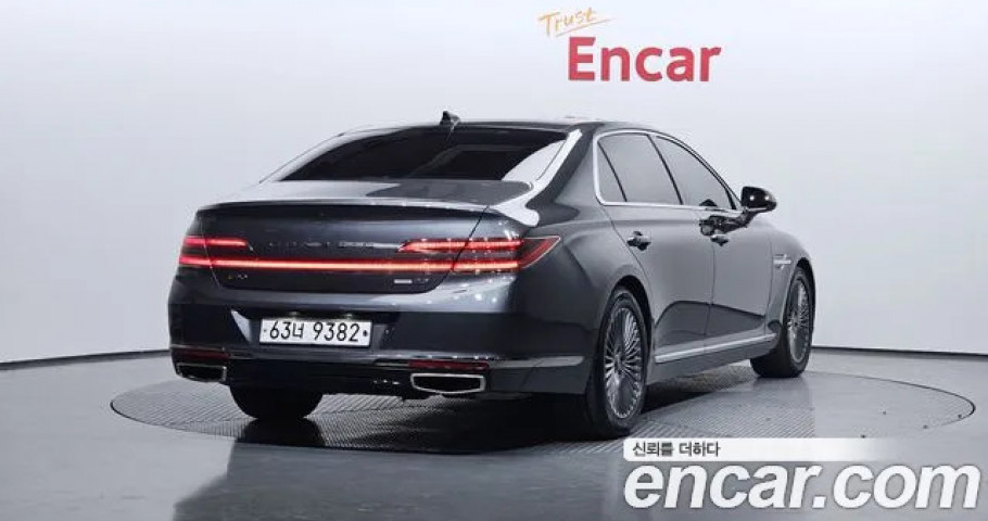 Genesis G90 