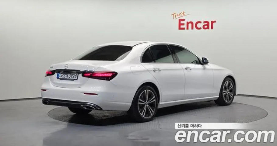 Mercedes-Benz E-Class 