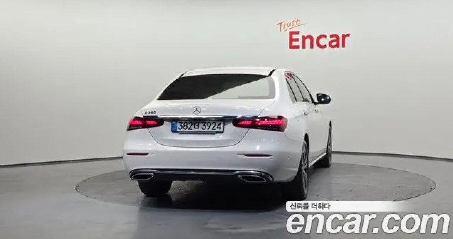 Mercedes-Benz E-Class 