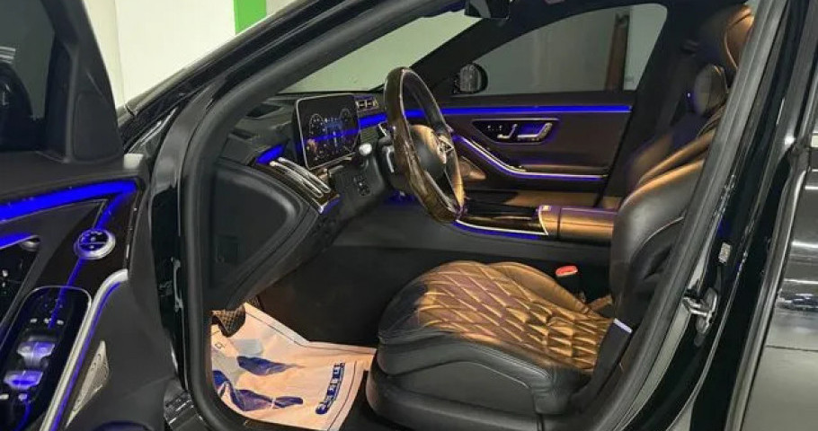 Mercedes-Benz S-Class 