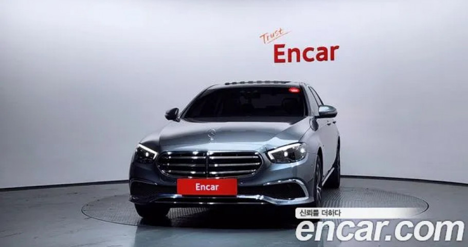 Mercedes-Benz E-Class 