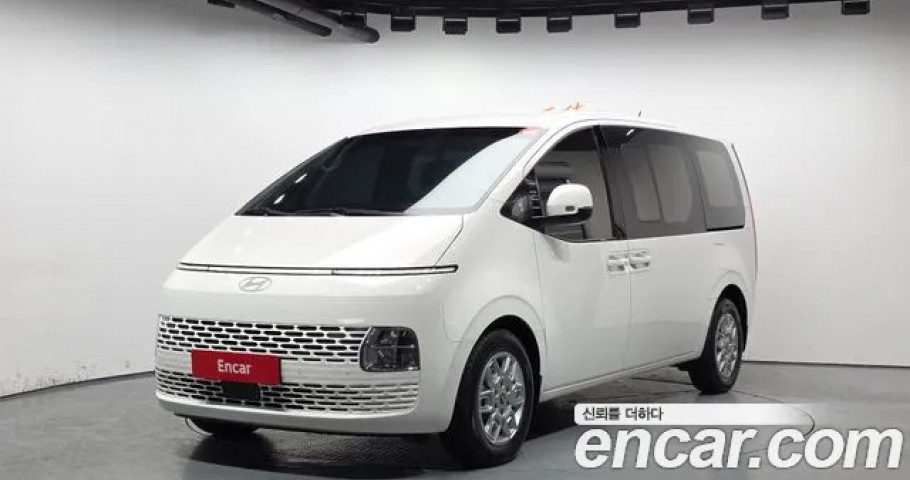 Hyundai Staria 