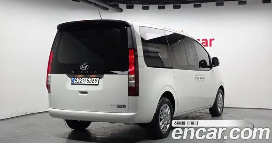 Hyundai Staria 