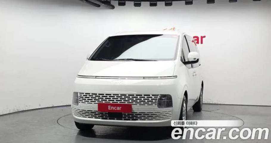 Hyundai Staria 