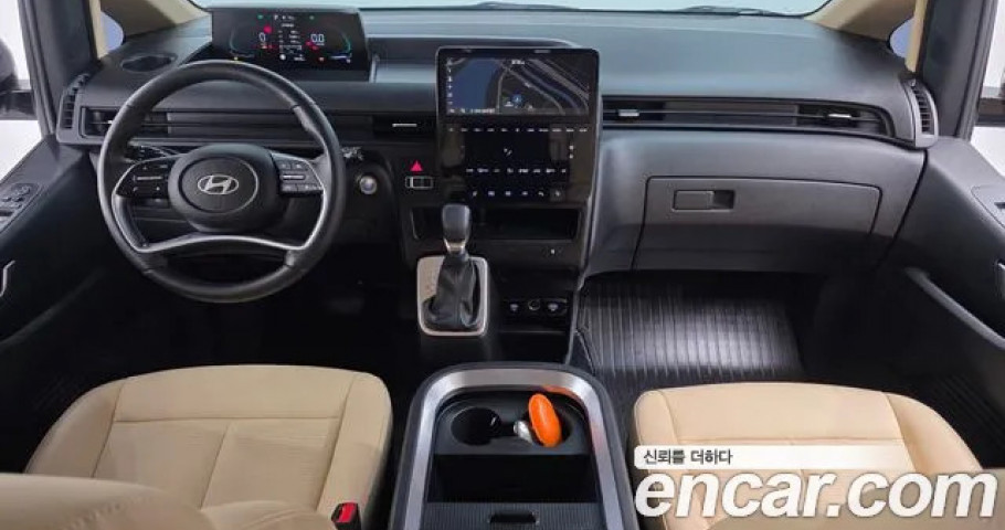 Hyundai Staria 