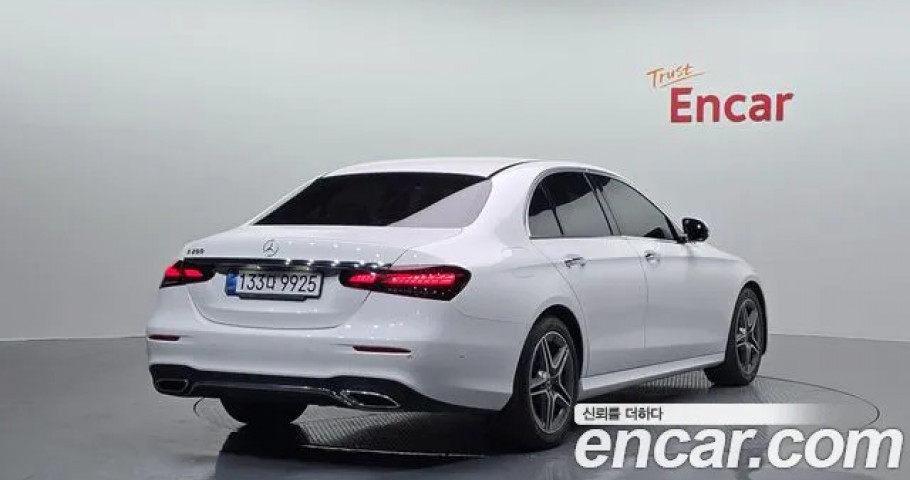 Mercedes-Benz E-Class 