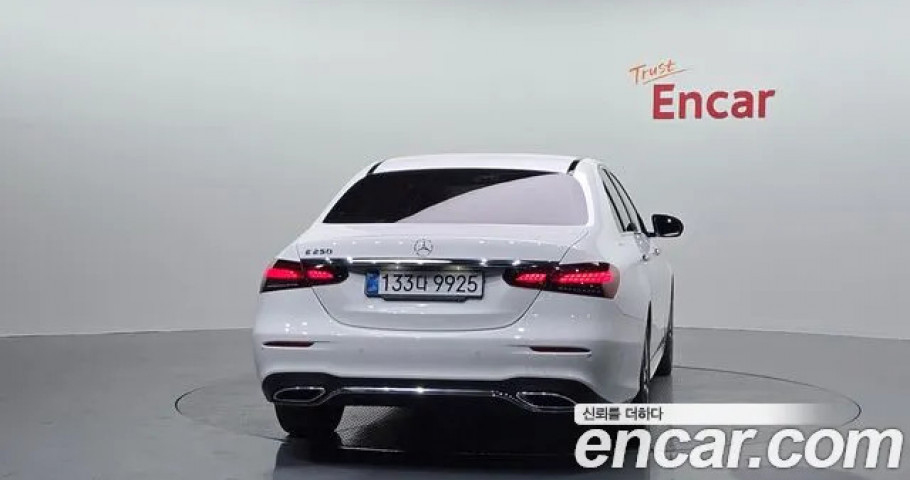 Mercedes-Benz E-Class 