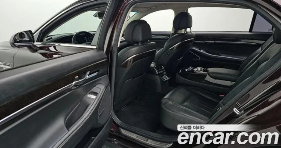 Genesis G90 