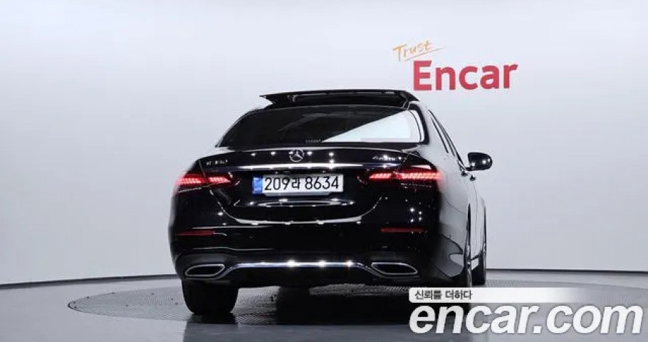 Mercedes-Benz E-Class 