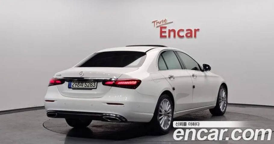 Mercedes-Benz E-Class 