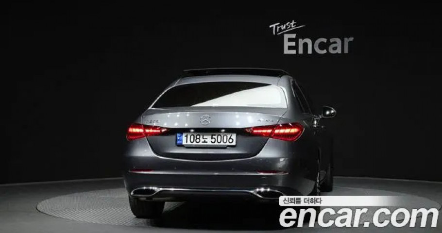 Mercedes-Benz C-Class 