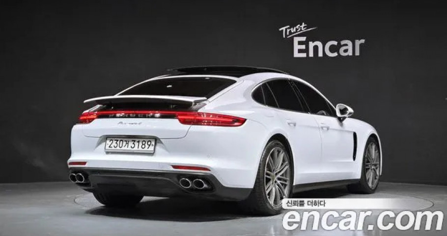 Porsche Panamera 