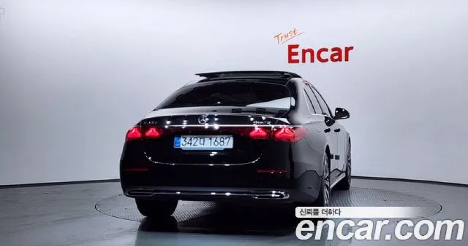 Mercedes-Benz E-Class 