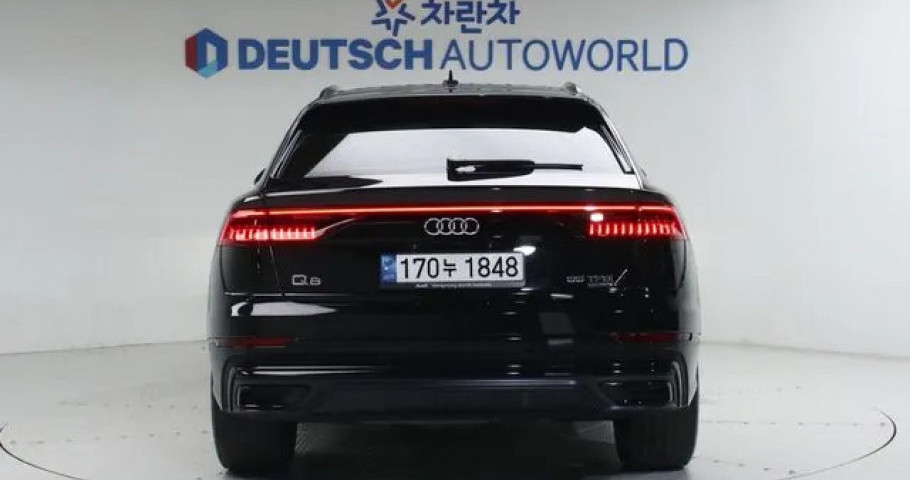 Audi Q8 