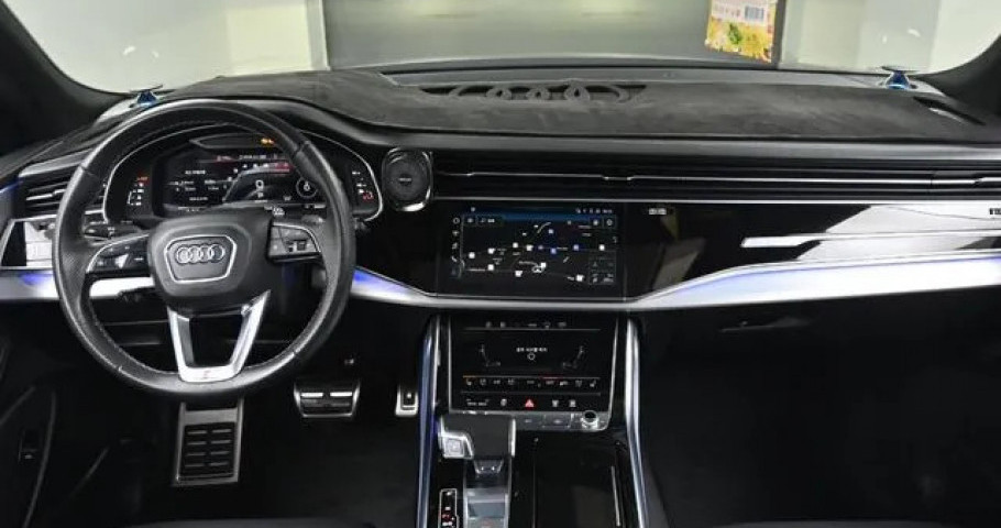 Audi Q8 