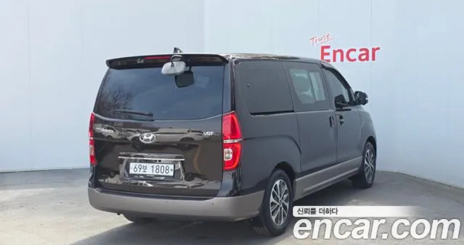 Hyundai Starex 