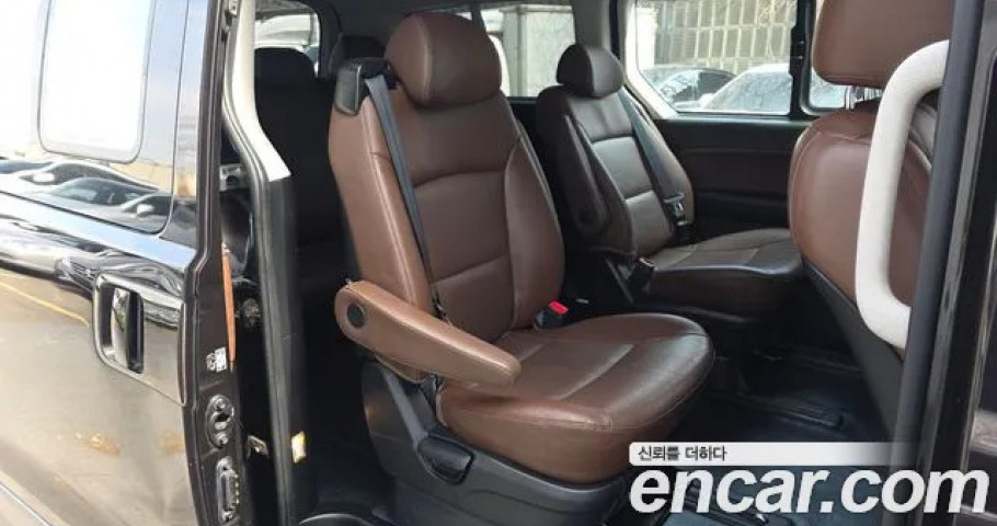 Hyundai Starex 