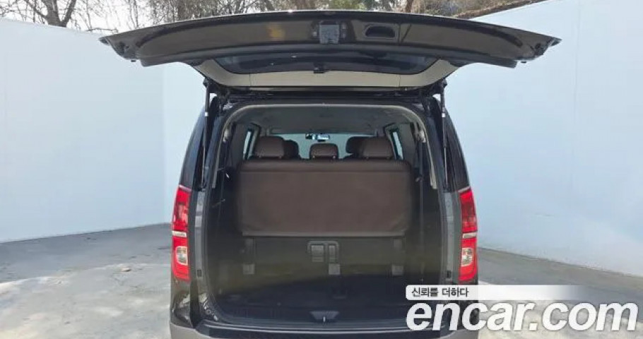 Hyundai Starex 