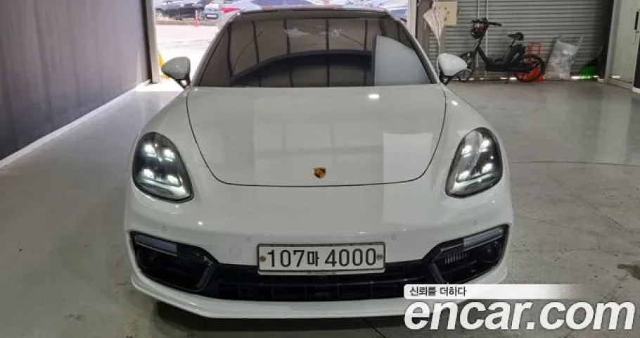 Porsche Panamera 