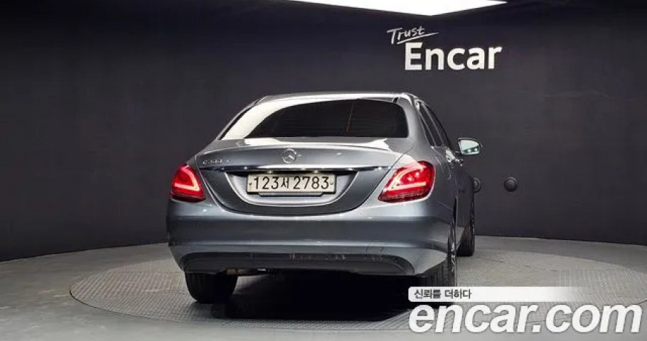 Mercedes-Benz C-Class 