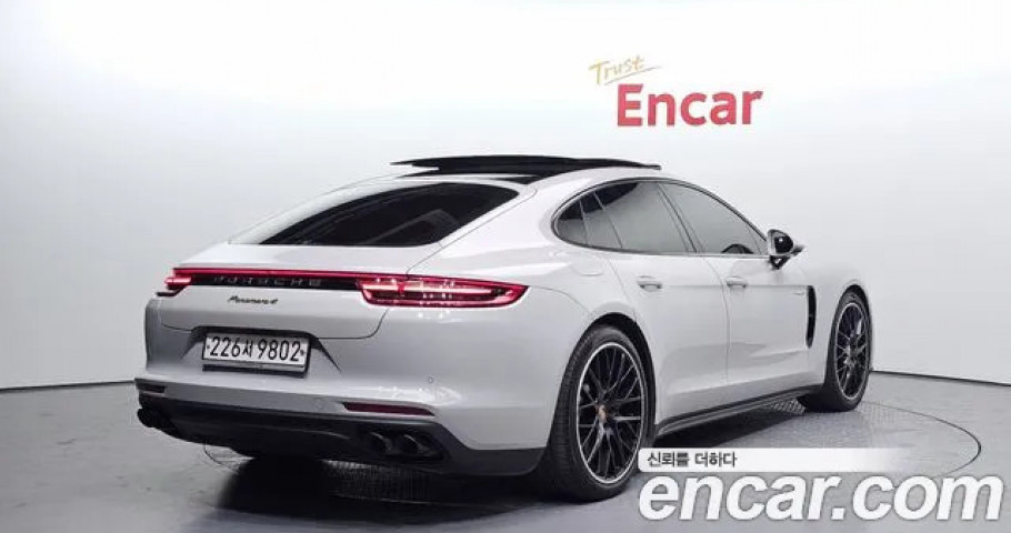 Porsche Panamera 
