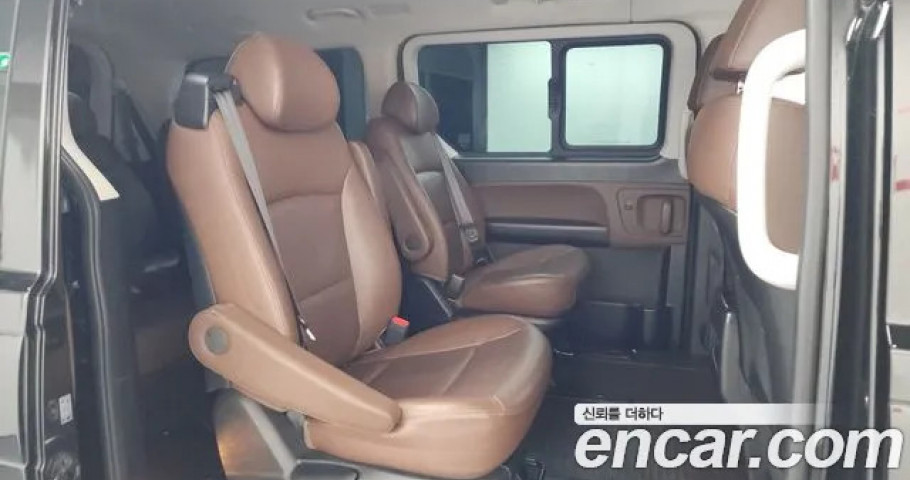 Hyundai Starex 