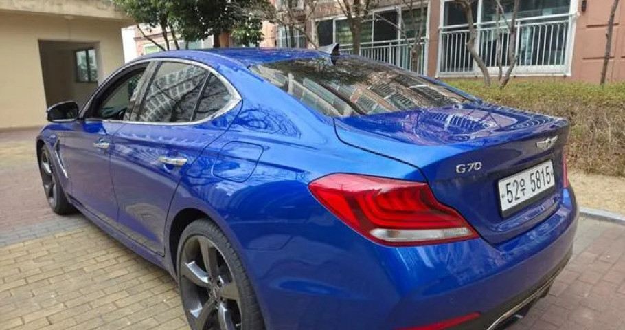 Genesis G70 