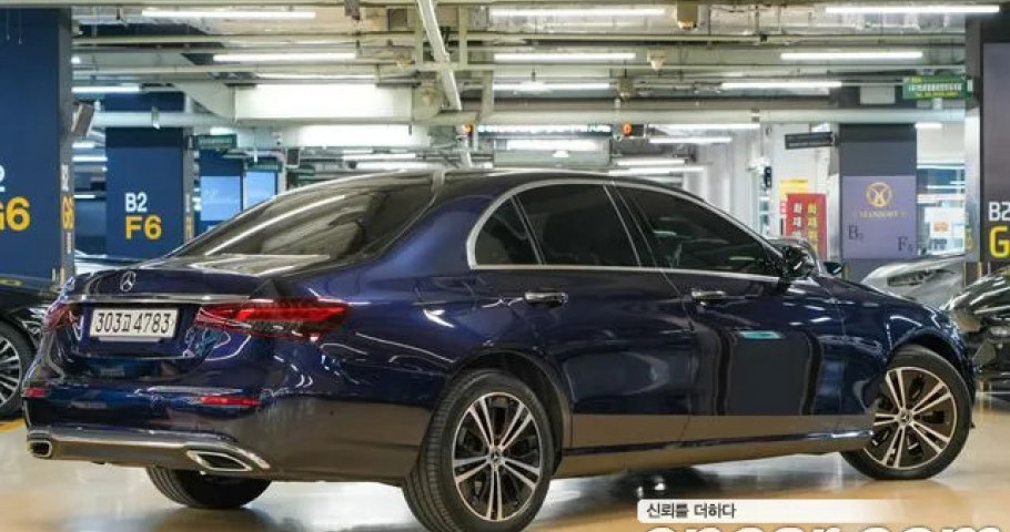 Mercedes-Benz E-Class 