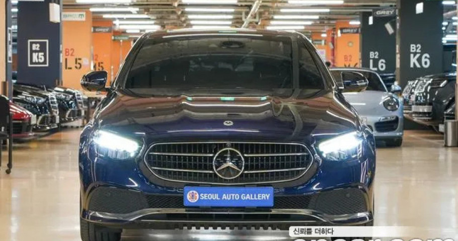 Mercedes-Benz E-Class 
