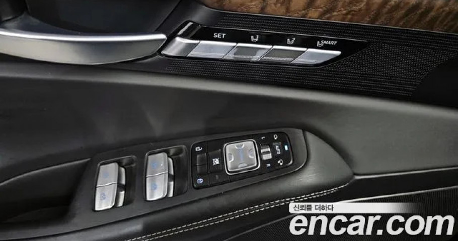 Genesis G90 