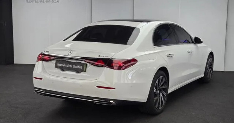 Mercedes-Benz E-Class 